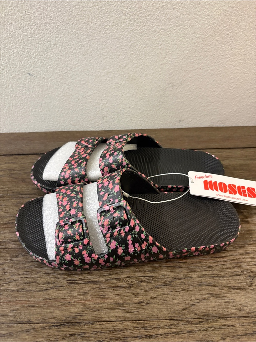 NWT [Freedom Moses] Duel Band Floral Slides Sandals Black/Pink Women’s 11-12 - Picture 8 of 11